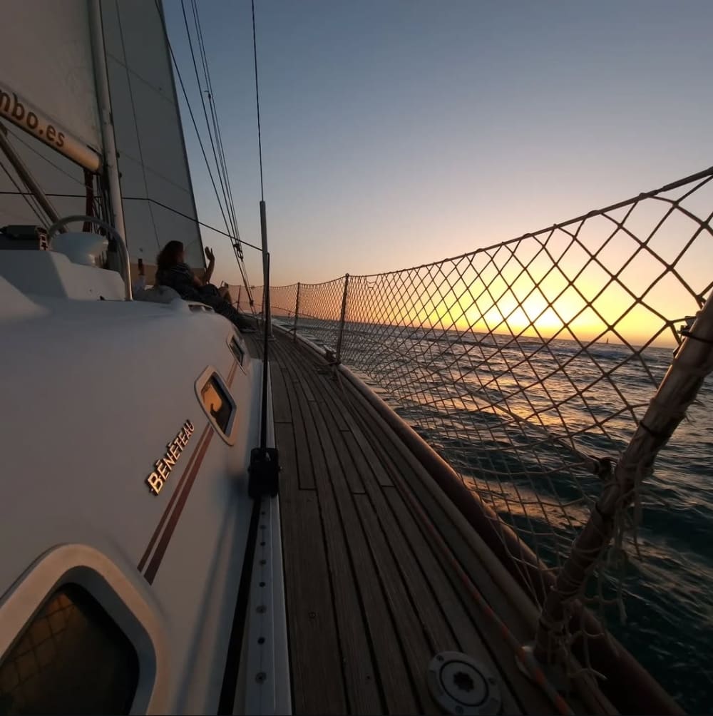 GITA IN BARCA A VELA AL TRAMONTO