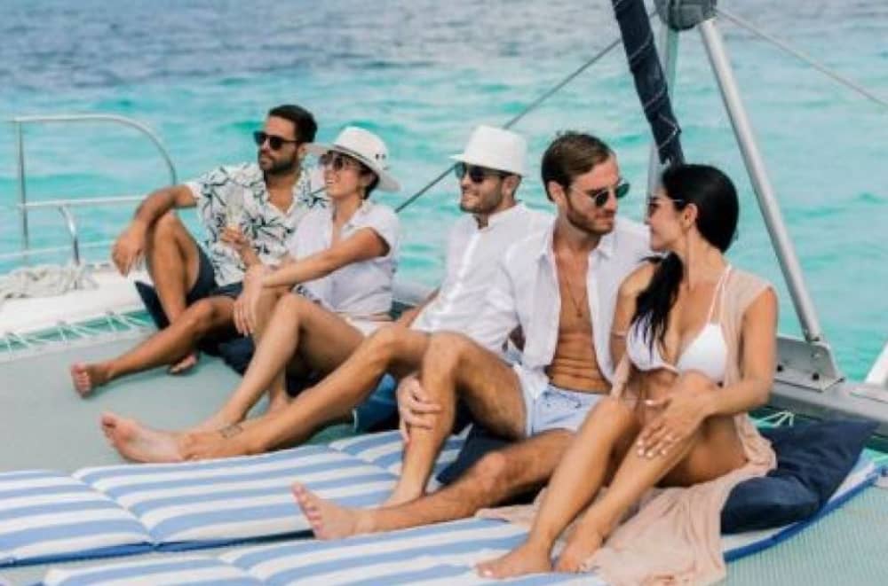Profitez de chaque instant : une journée ensoleillée autour de Cancún en catamaran