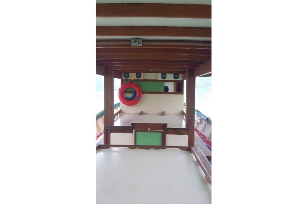 Desfrute de 8 horas em uma lancha em Ilhabela.