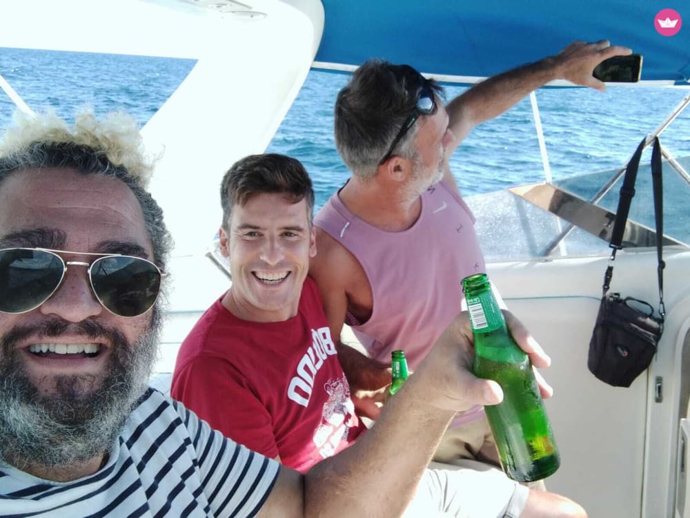 6h Coastal Cruise with Drinks & Lunch from Puerto de Mogán