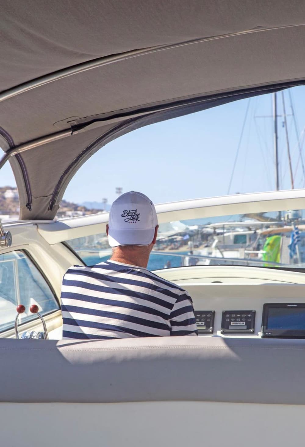 Elegant Speed : Private 8-hours Motor Yacht Cruise (Safety Guaranteed)