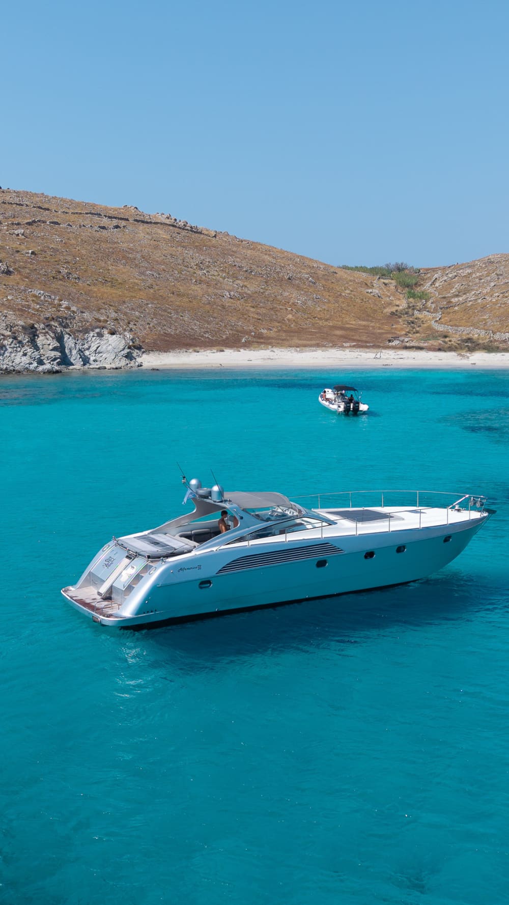 Elegant Speed : Private 8-hours Motor Yacht Cruise (Safety Guaranteed)
