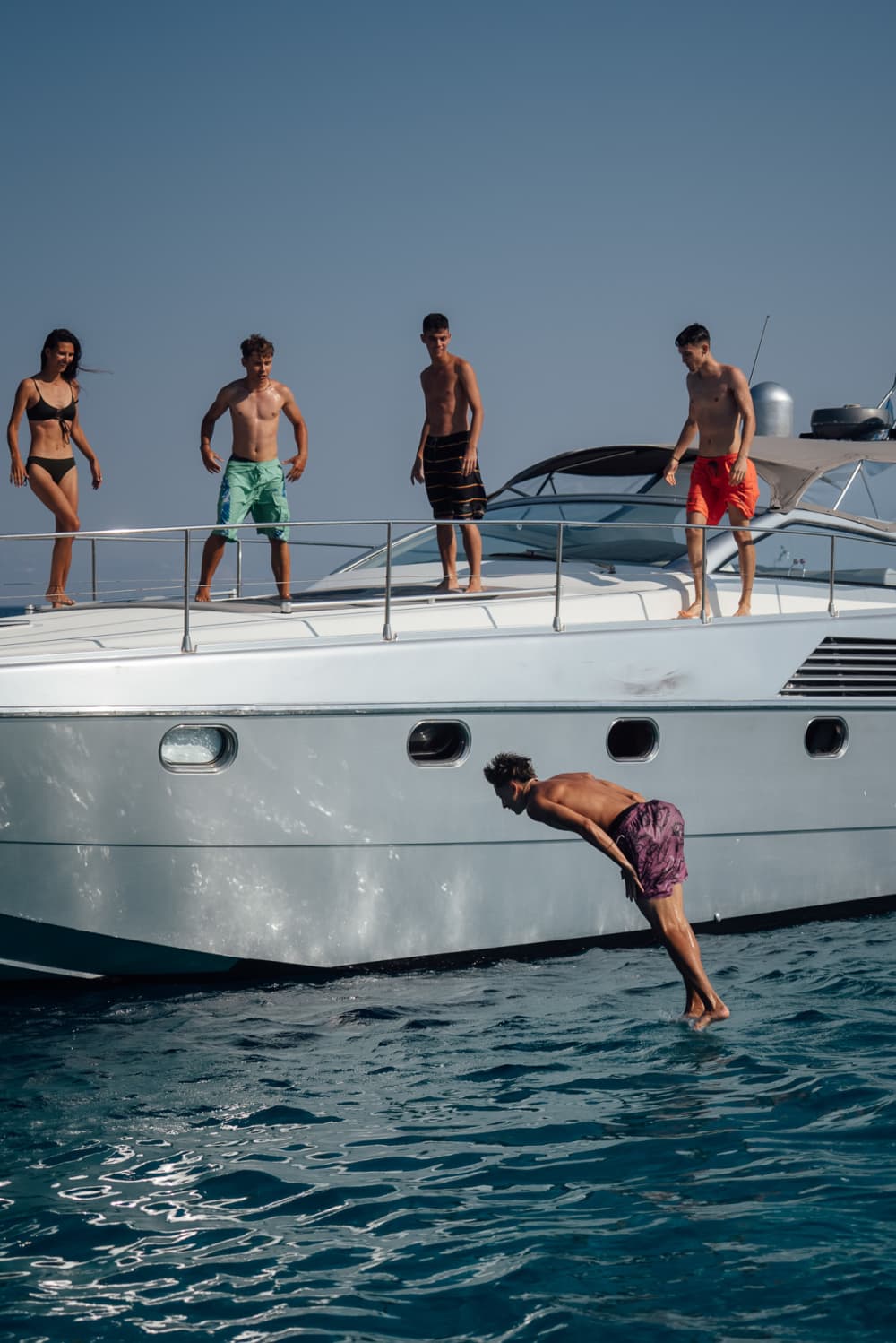 Elegant Speed : Private 8-hours Motor Yacht Cruise (Safety Guaranteed)