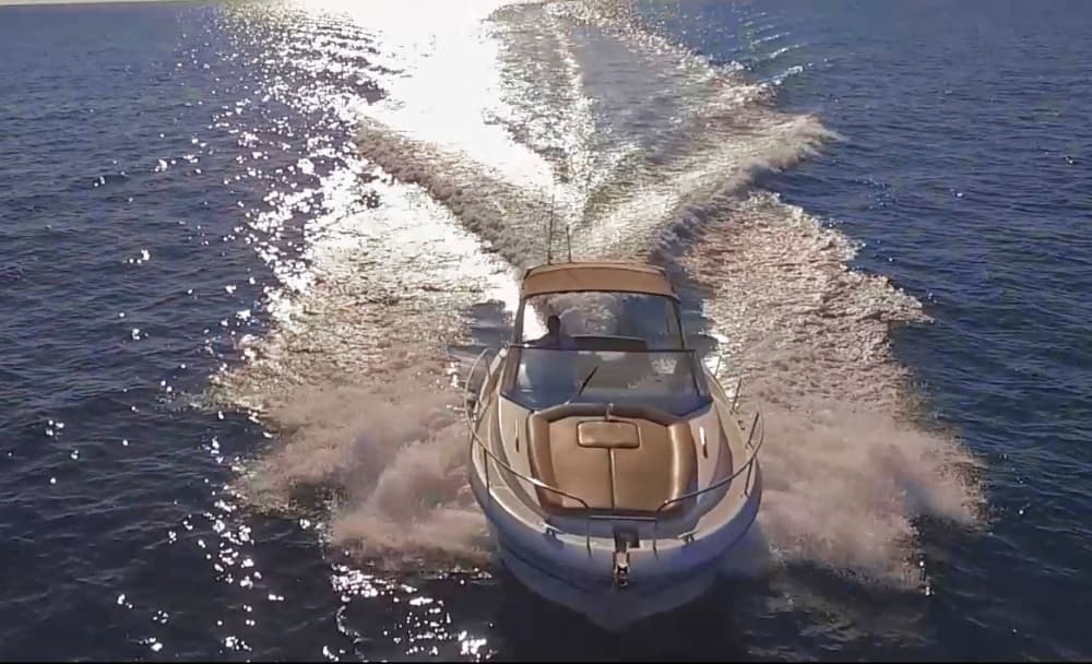 Ihr Tag in Dubrovnik: Mieten Sie ein Motorboot für 9 Stunden Entdeckungstour