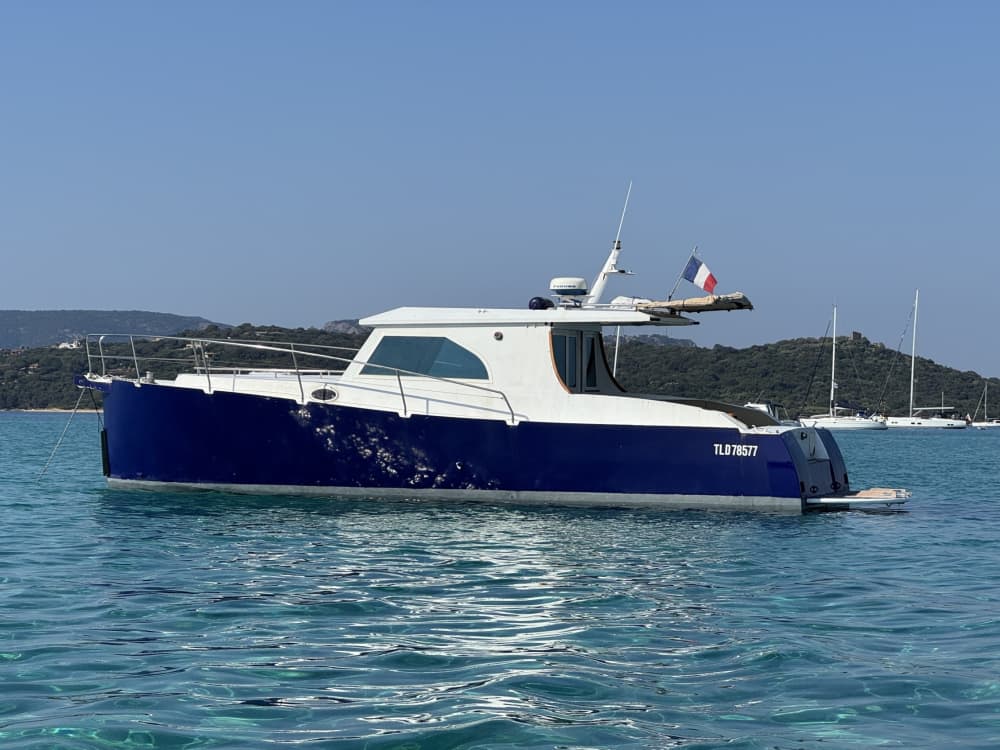 Nehmen Sie sich 9 Stunden Zeit, um den verborgenen Zauber von Porto-Vecchio vom Wasser aus zu entdecken.