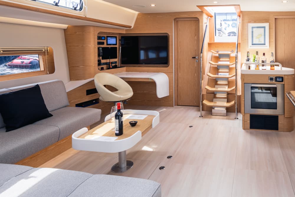 Enjoy the magic hour aboard the Agarimo SIX