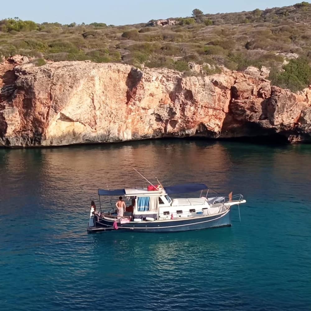 Uranià II – Disconnect from the world at Cap de Creus