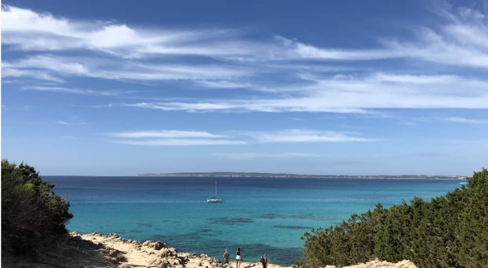 Paraíso balear: escapada de día completo a Formentera o Es Vedrà