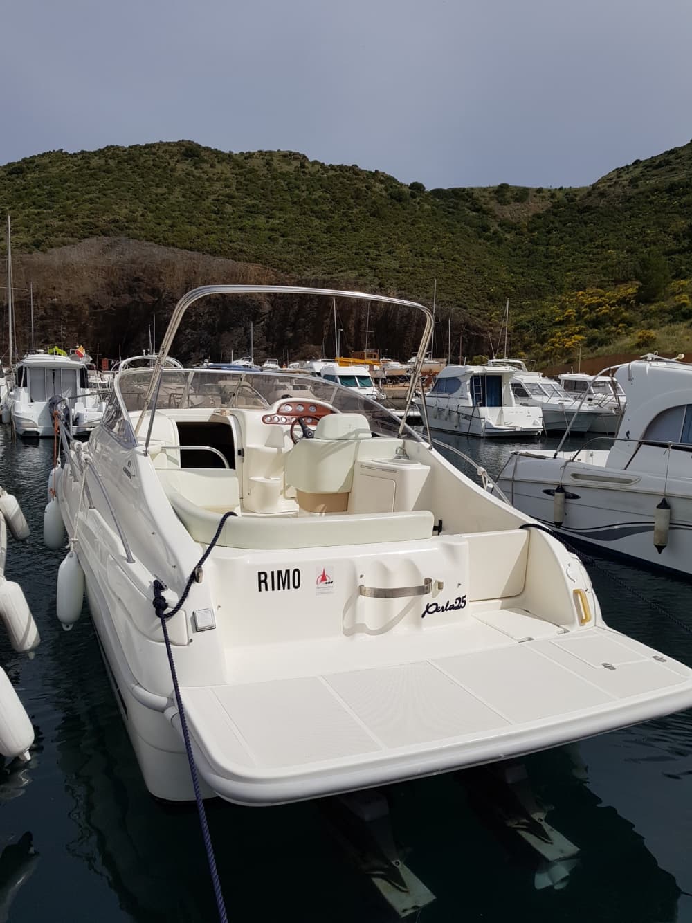 Escapade facile à Portbou : une excursion en bateau à moteur de 2h15