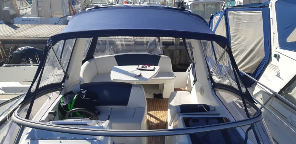 La tua barca a motore privata per una giornata nei dintorni di Saint-Laurent-du-Var