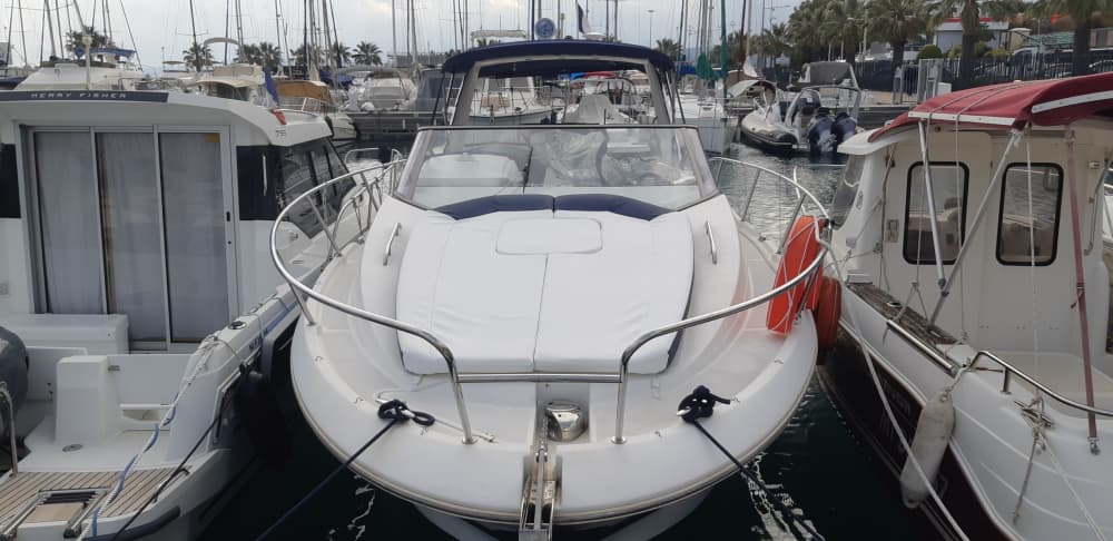La tua barca a motore privata per una giornata nei dintorni di Saint-Laurent-du-Var