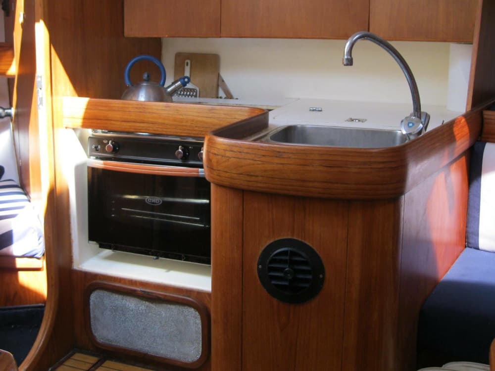 Discover Syvota on a sailboat for a full day