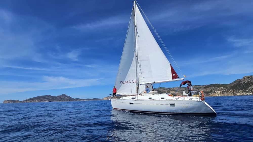 Goditi una giornata in mare a Maiorca a bordo di una barca a vela.