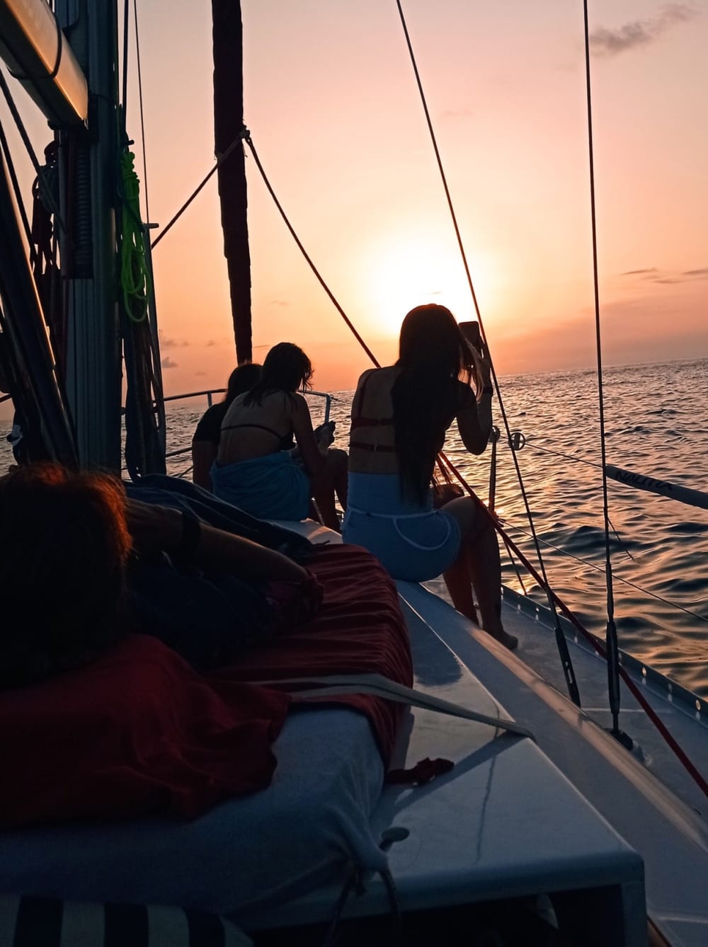 Enjoy a day at sea in Mallorca on a sailboat