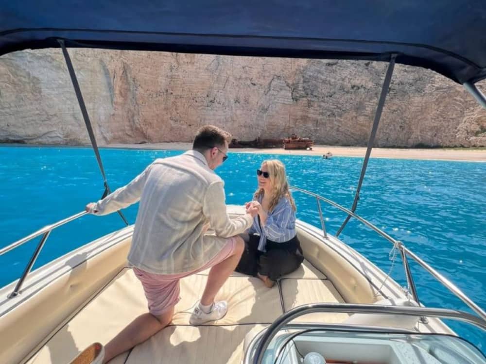 Private Northern Cruise to Shipwreck and Blue Caves with Remote Beach Stops