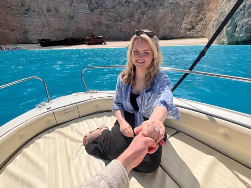 Private Northern Cruise to Shipwreck and Blue Caves with Remote Beach Stops