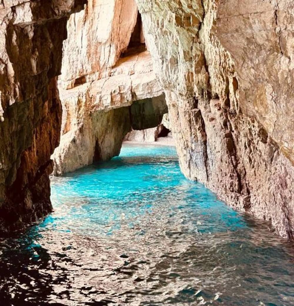 Private Northern Cruise to Shipwreck and Blue Caves with Remote Beach Stops