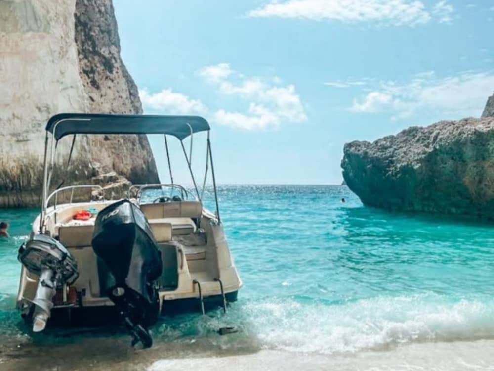 Half-Day Southern Escape with Turtle Watching and Cave Swimming