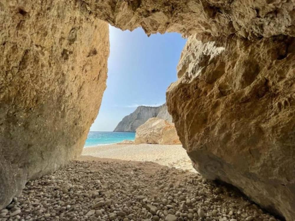 Half-Day Southern Escape with Turtle Watching and Cave Swimming