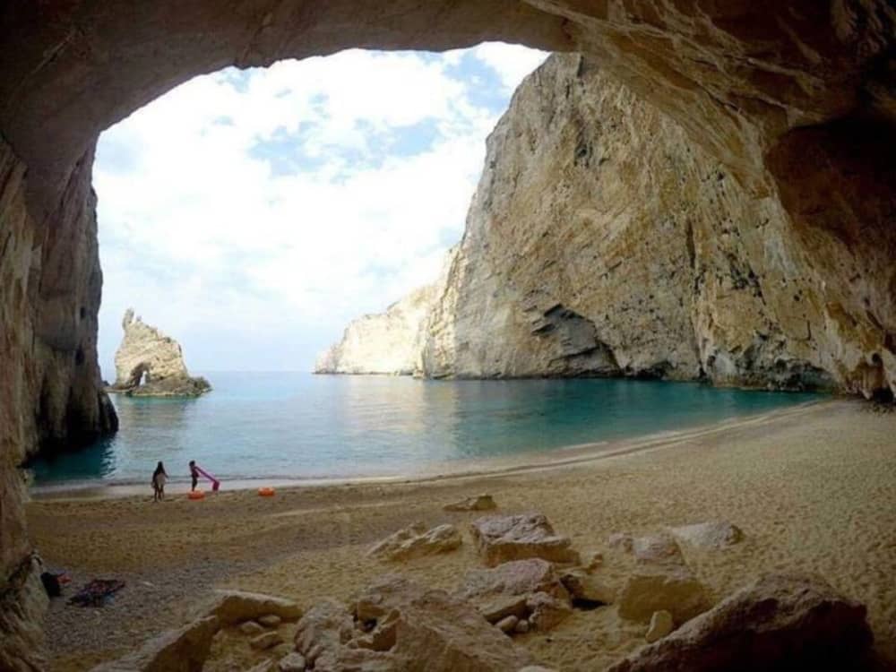 Full-Day Cruise to the North or South with Swim Stops and Scenic Views