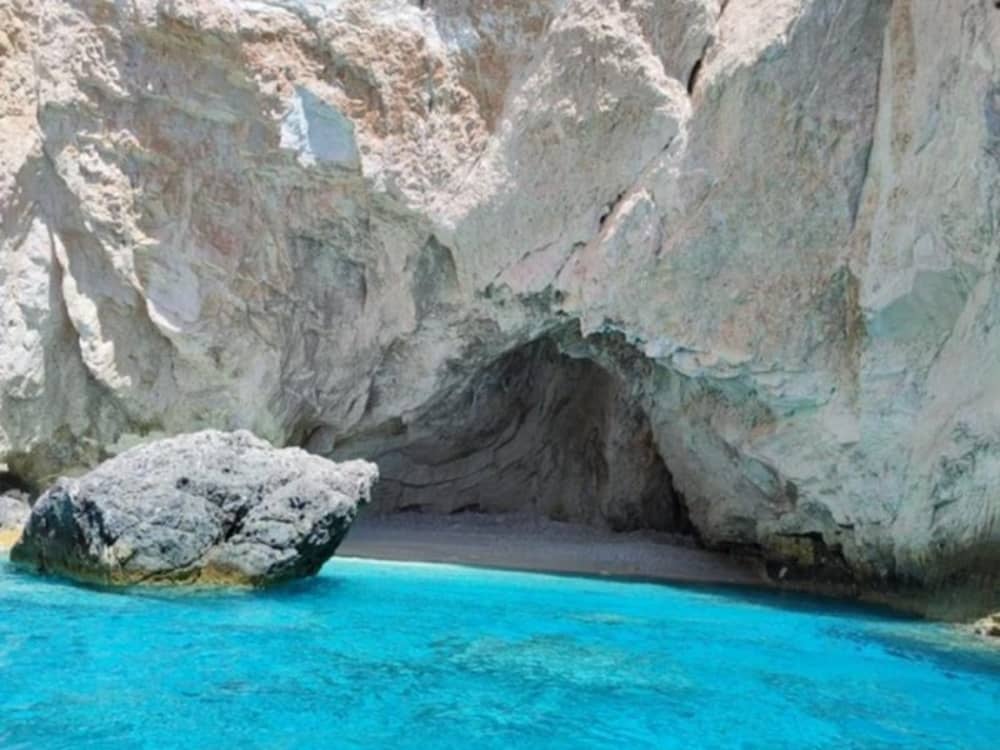 Southern Cave Adventure with Turtle Watching and Stunning Coastal Views