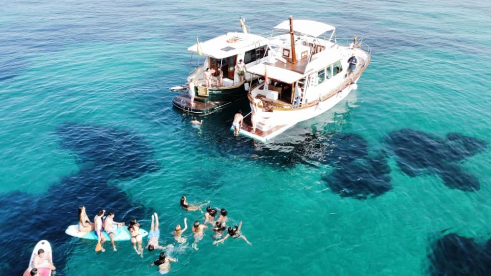 Klassisk seglingsdag på Mallorca med drinkar och badstopp