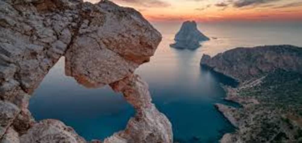 Tour esclusivo di 8 ore: Ibiza, Formentera e le sue isole in barca