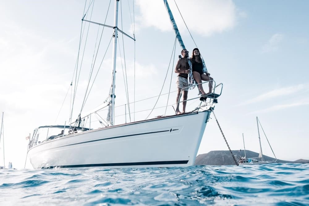 10 ώρες ήλιου και τιρκουάζ νερά γύρω από το Κοραλέχο