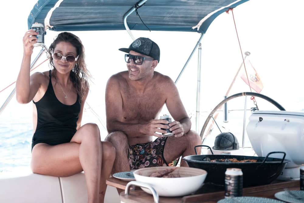 10 ώρες ήλιου και τιρκουάζ νερά γύρω από το Κοραλέχο