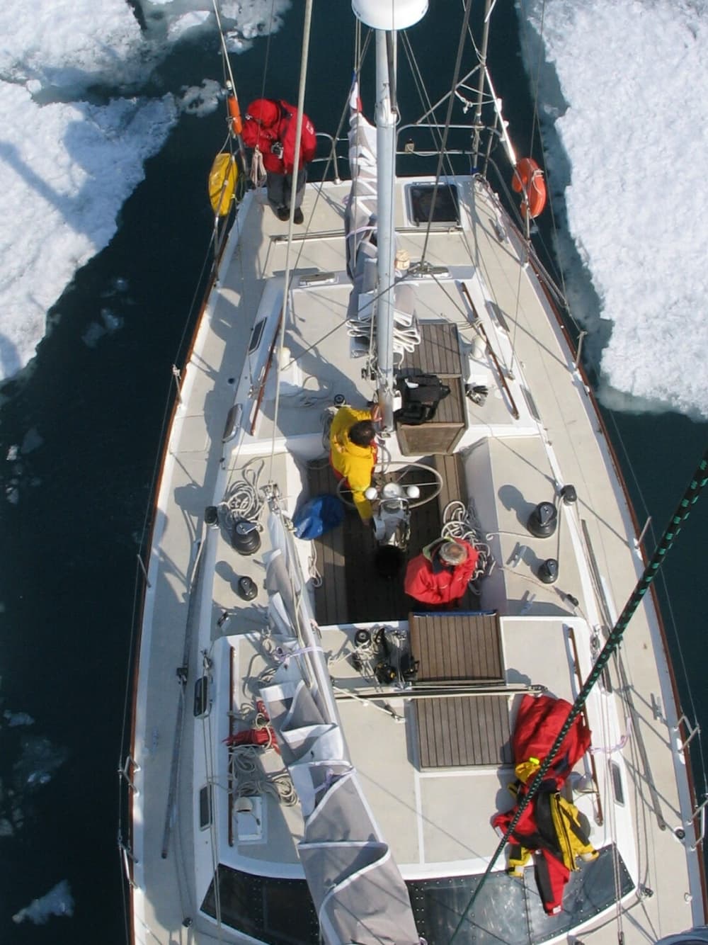 Sea, Love & Sun: A full day of emotions on a sailboat