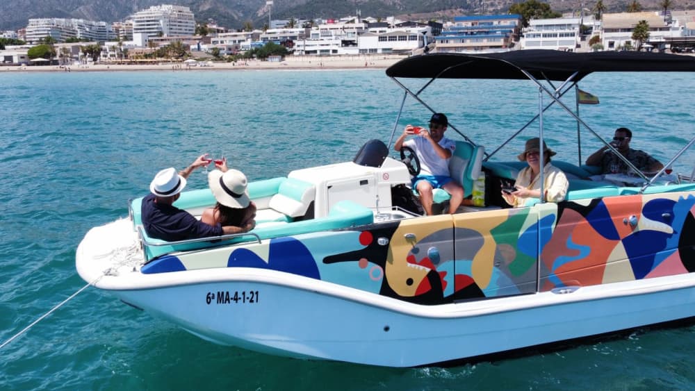 Aventure côtière de 4 heures – Nagez, sirotez et explorez le littoral de Marbella