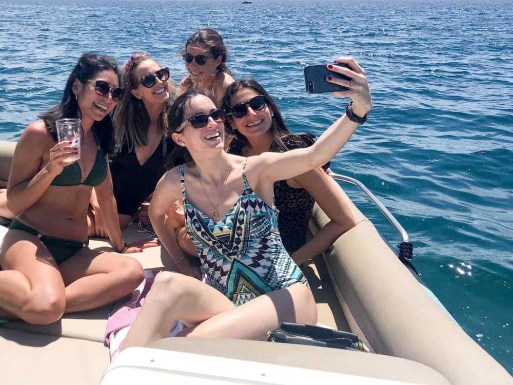 Aventure côtière de 4 heures – Nagez, sirotez et explorez le littoral de Marbella