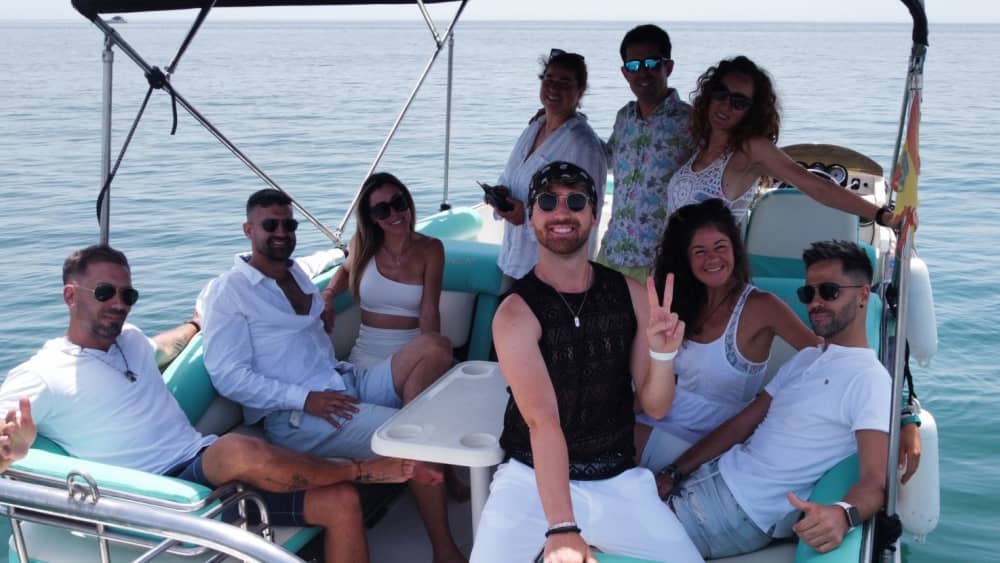 Aventure côtière de 4 heures – Nagez, sirotez et explorez le littoral de Marbella