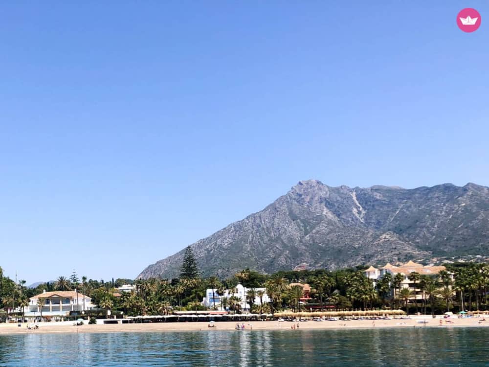 Aventure côtière de 4 heures – Nagez, sirotez et explorez le littoral de Marbella