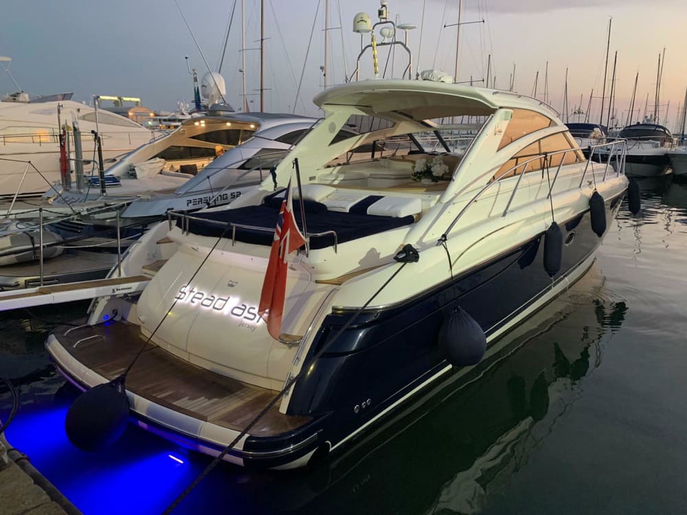 Riviera cachée : excursion en bateau d'une demi-journée à Camogli et Punta Chiappa