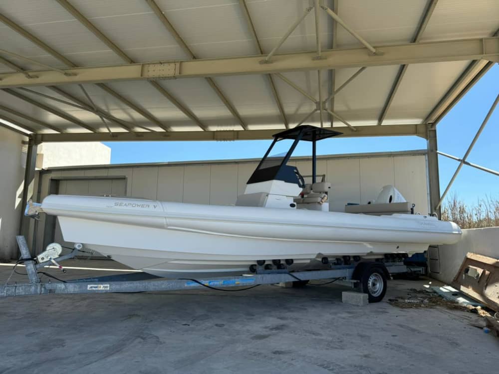 Din dag i Sifnos: Hyr en motorbåt för en heldags upptäcktsfärd