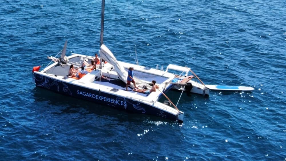 Explora S'Agaró i gaudeix d'un dia complet de navegació en catamarà