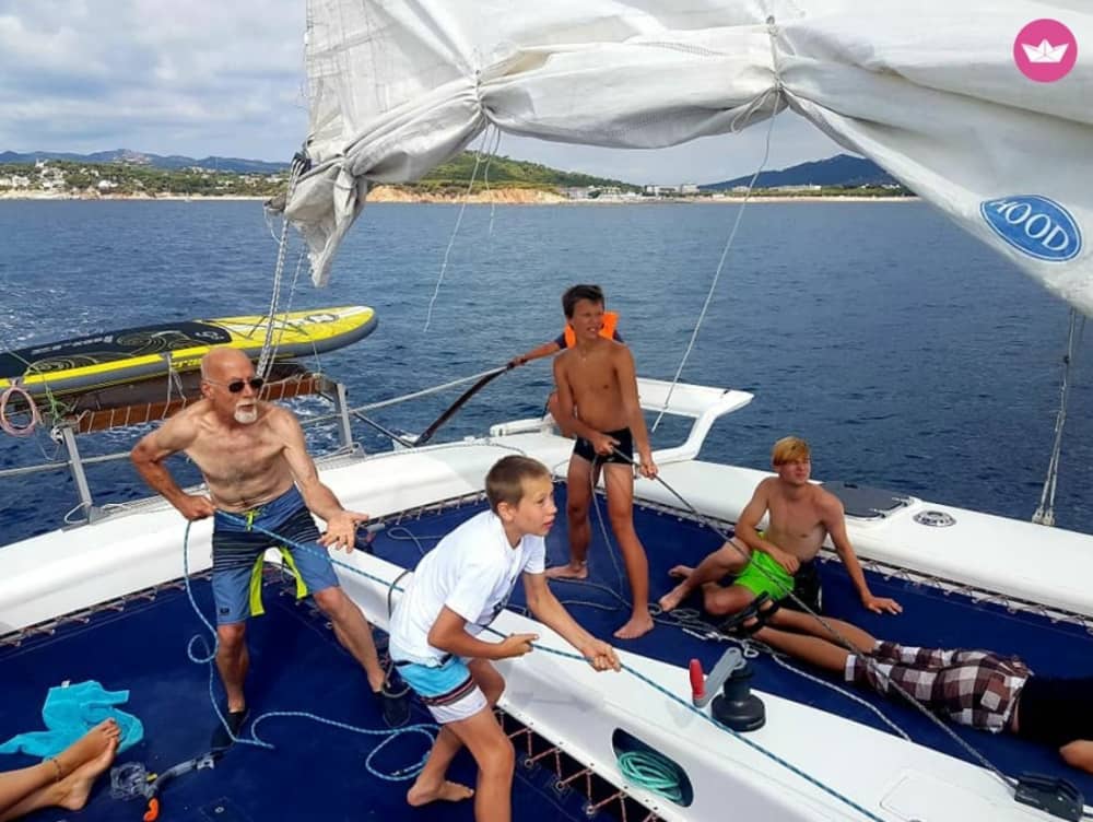 Explora S'Agaró i gaudeix d'un dia complet de navegació en catamarà