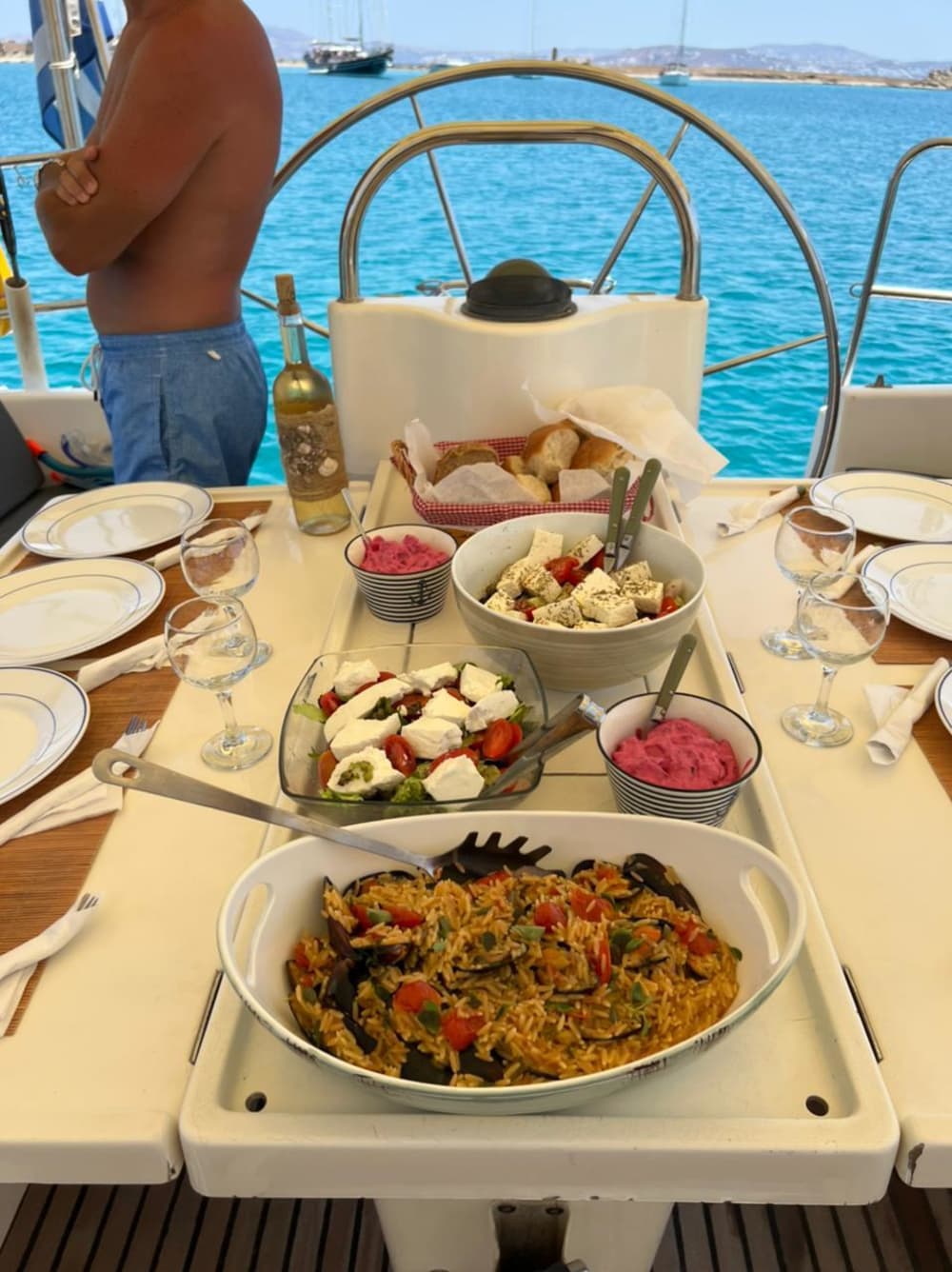 Discover Syros on a full-day sailing trip