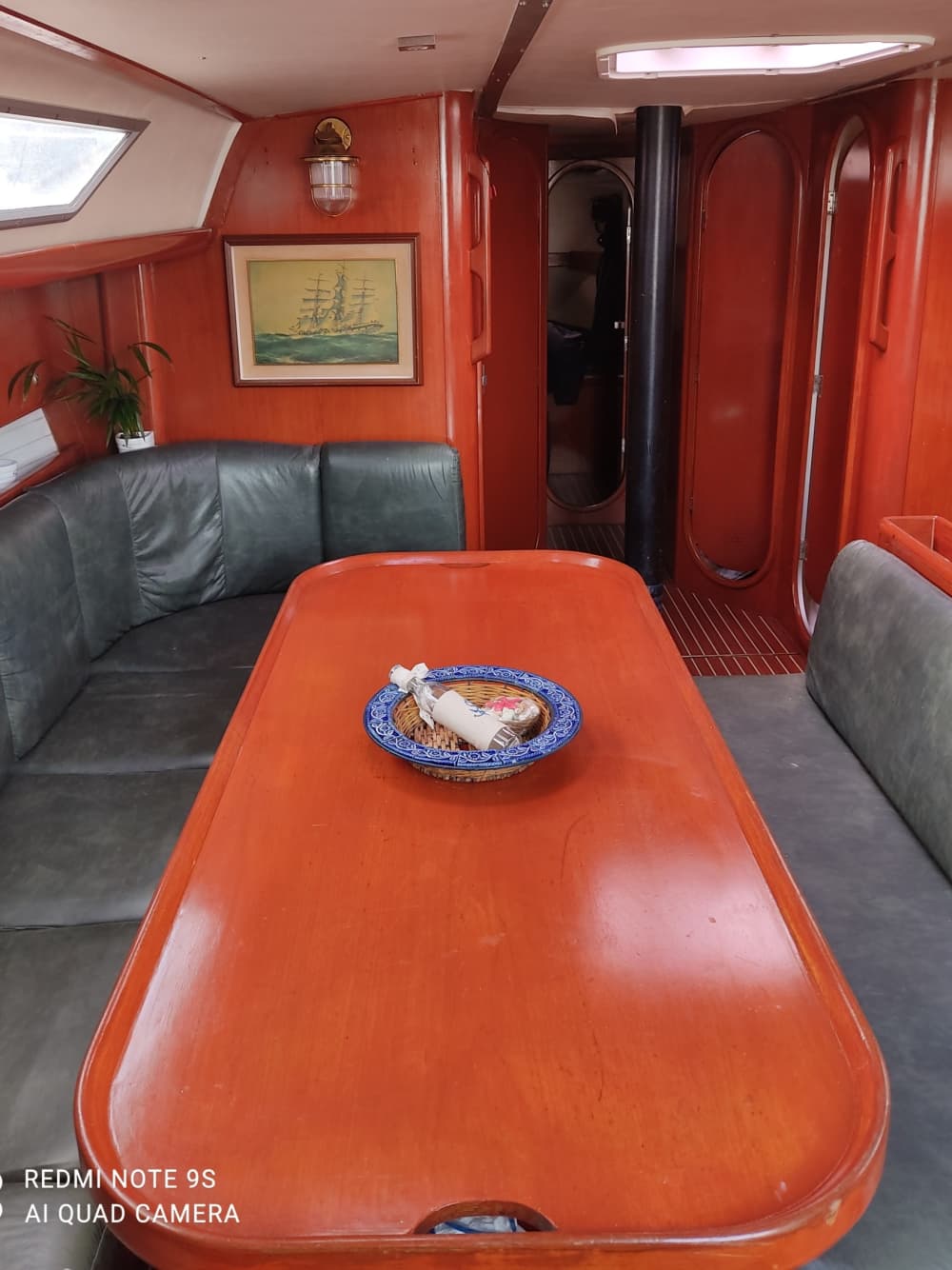 Discover Syros on a full-day sailing trip