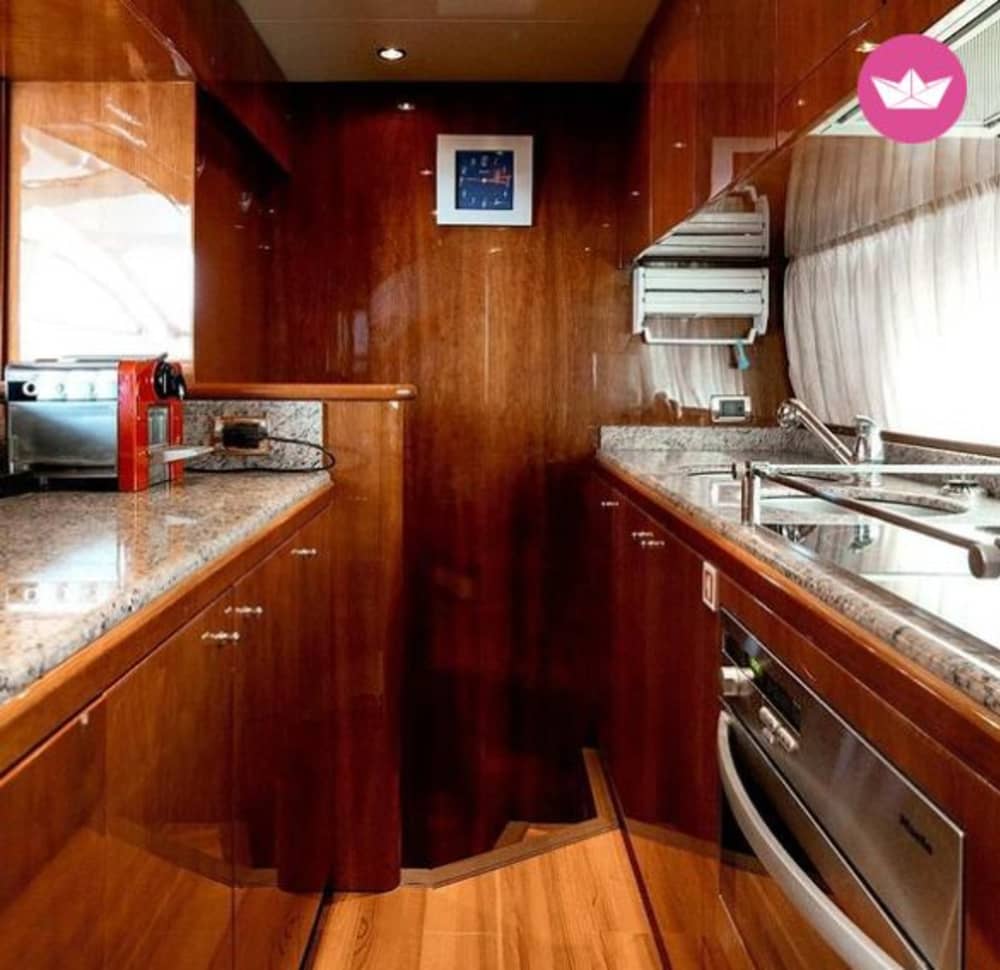 Experiência de Iate Golden Hour – 2 horas de paz na costa algarvia