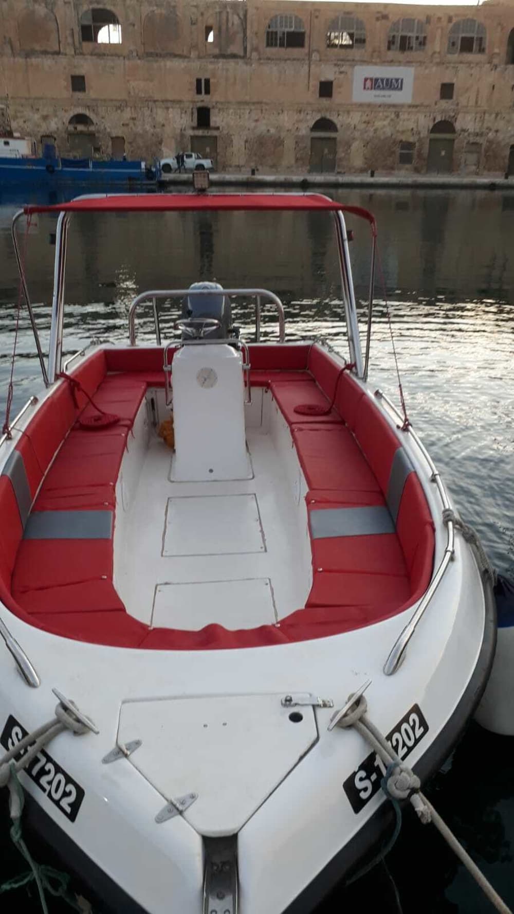 Détendez-vous lors d'une excursion en bateau de 3h30 à Birgu