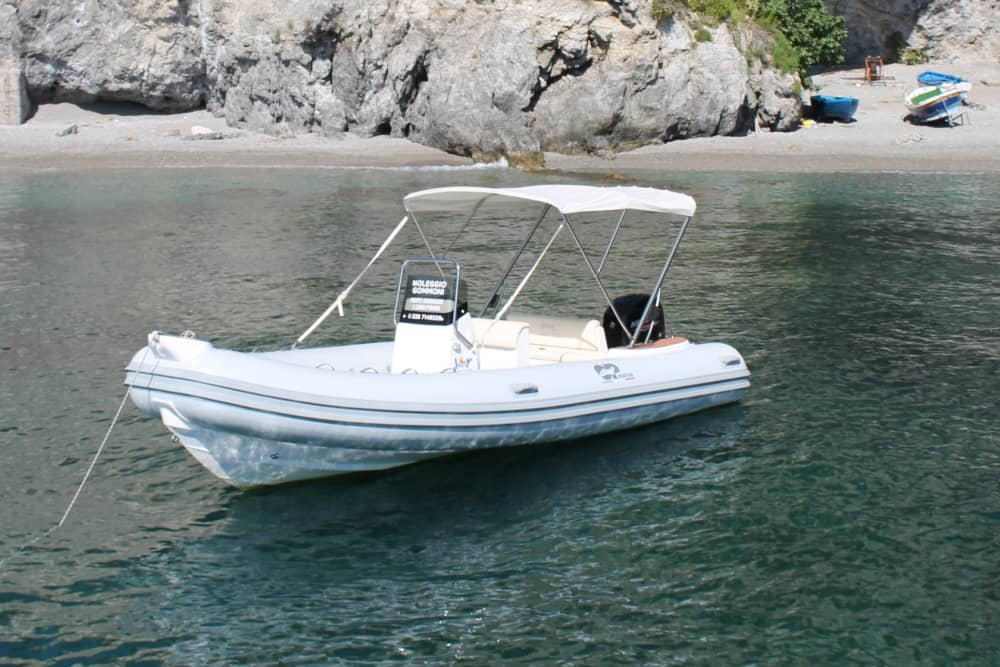 Une journée à la découverte de Salerne : la véritable Dolce Vita en bateau à moteur