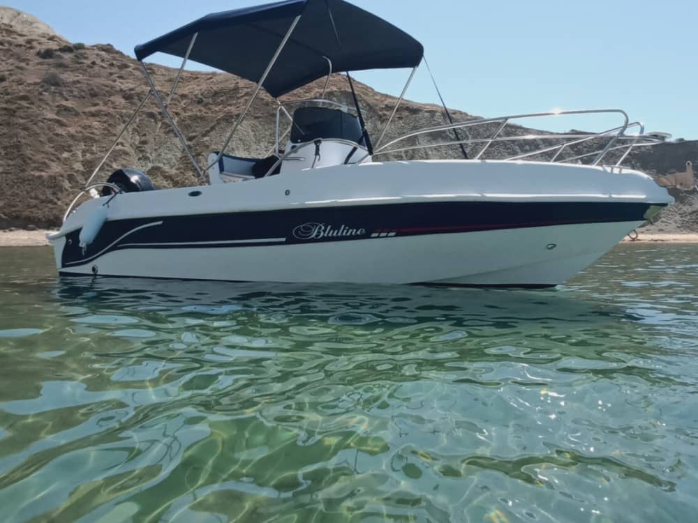 Breve escursione in mare nella provincia di Agrigento: 3 ore di divertimento a bordo di questo Bluline Bluline 19 Open