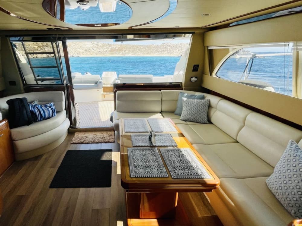 Croisière de luxe d'une journée en yacht de Mykonos à Délos, Rhénanie et la côte sud