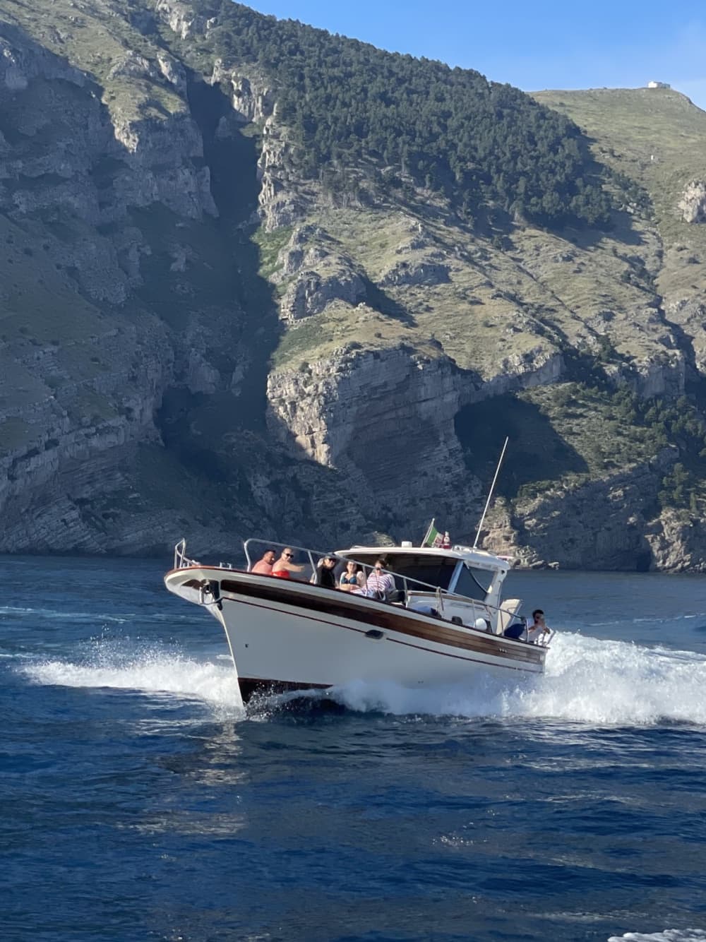 Crociera di 7 Ore: Scopri la Costiera Amalfitana e Sorrentina e la Magia di Capri