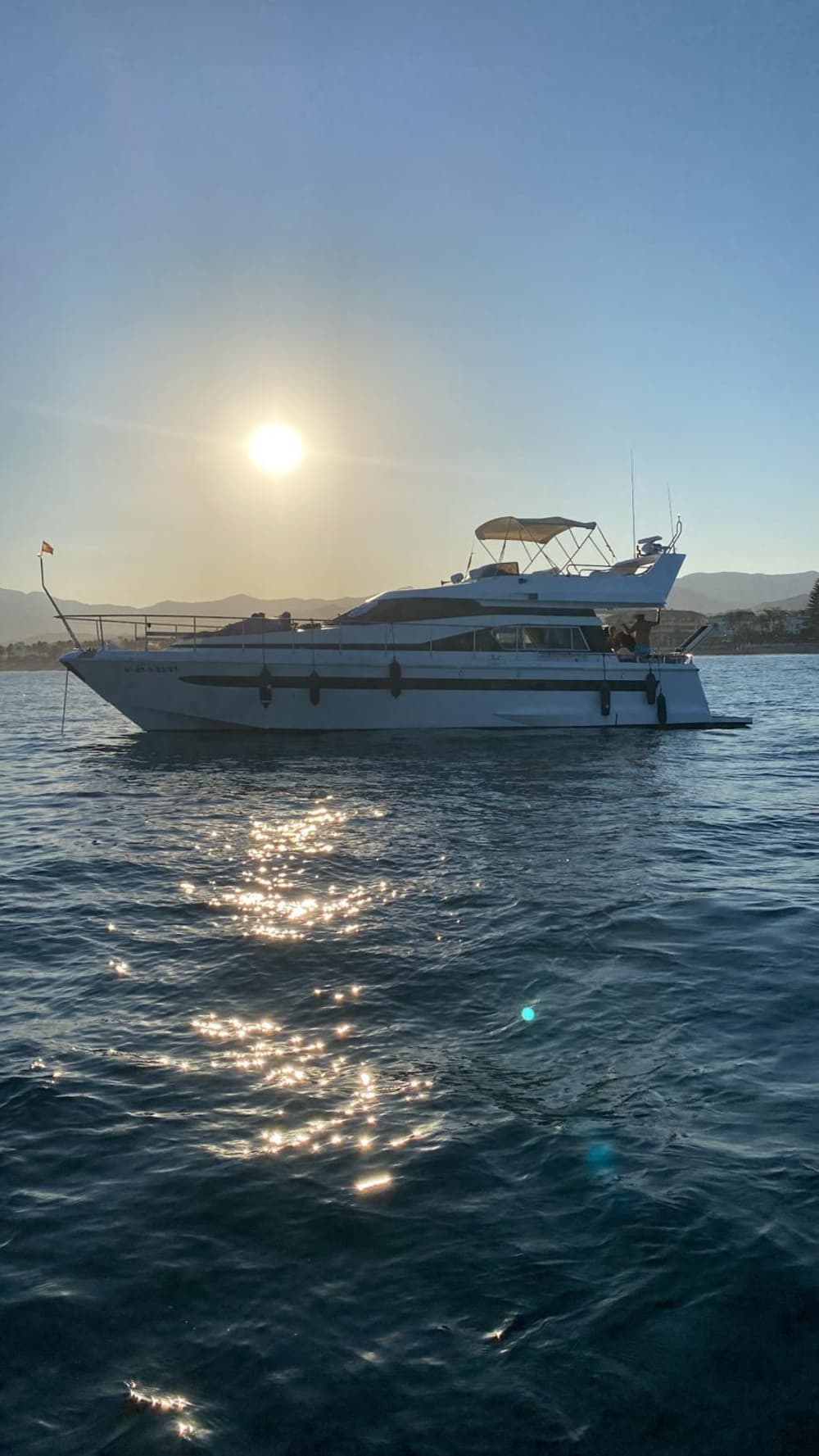 Minikryssning i solnedgången: 2 timmars panoramautsikt till Marbella Club på en 20-meters yacht