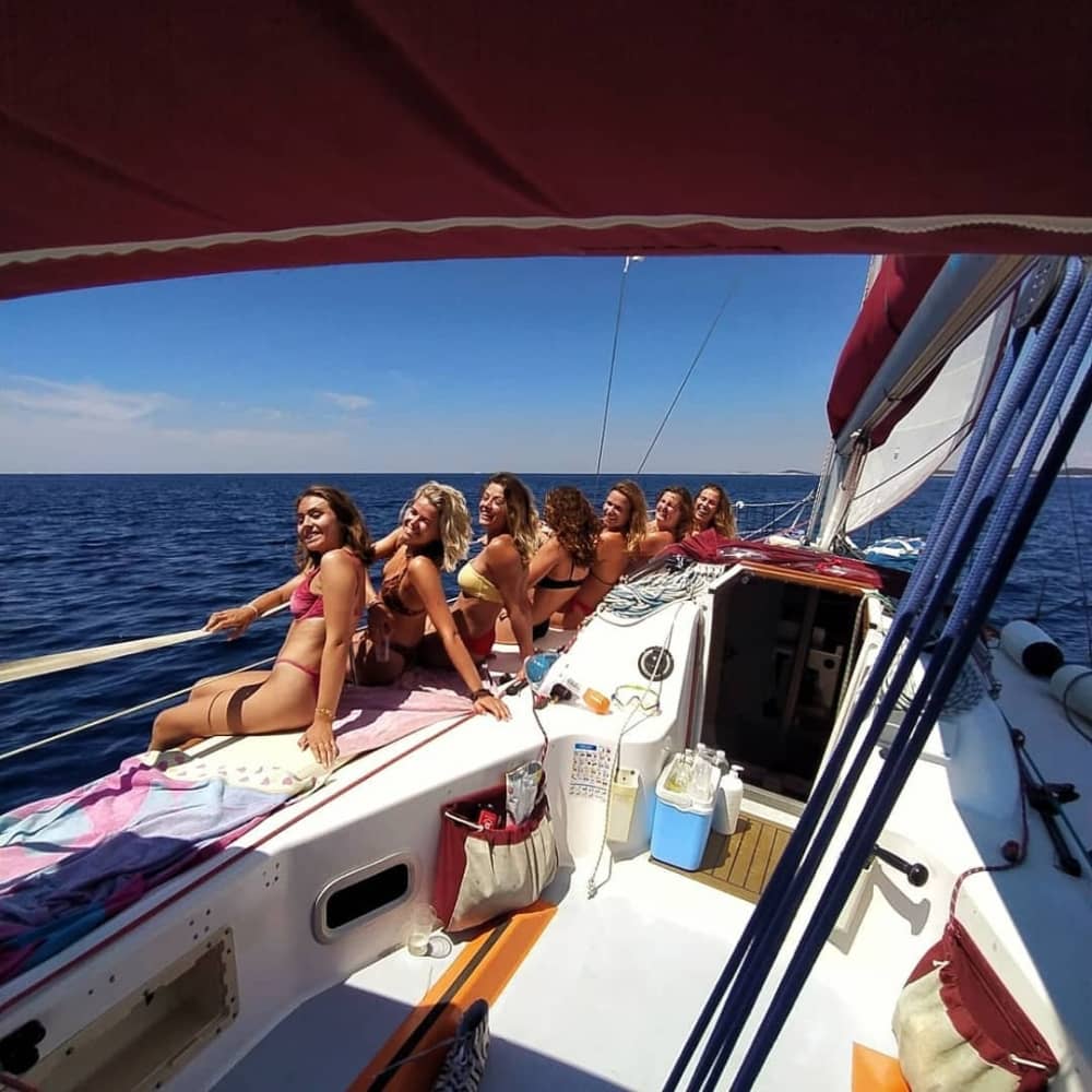 Segeltour zu den Pakleni-Inseln – 6 Stunden