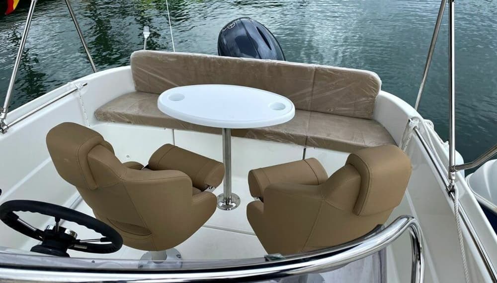 Geniet van een 8 uur durende boottocht om Fornells op Menorca te verkennen.