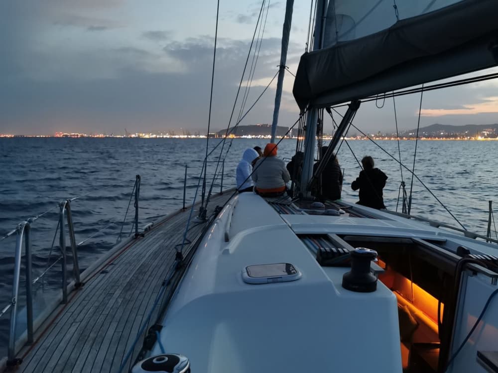 A getaway to the Barcelona coast with cava and appetizers